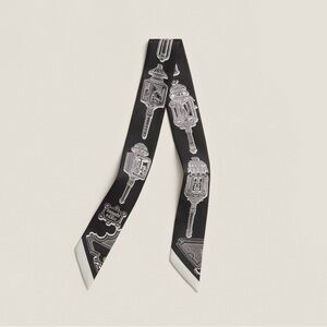 Merveilleuses Lanternes Twilly , Brand New/ Never Worn/
Great Gift idea 🎁)